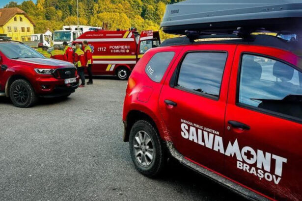 salvamontistii intervin pe un traseu din bucegi ca sa ajute o tanara accidentata la un picior un alt turist e blocat in fagaras 6856da978e133