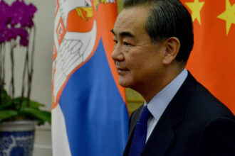 seful diplomatiei chineze viziteaza europa pentru a consolida relatiile in confruntarea cu sua cu cine urmeaza sa se intalneasca 68623a2273ff7