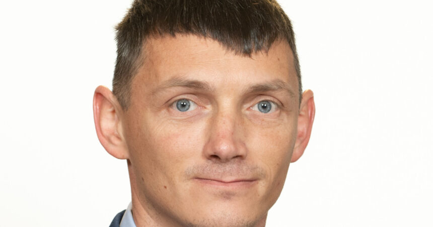 senatorul care sustine ca a facut facultatea la un site de matrimoniale a fost condamnat pentru conducere cu permisul suspendat 685195c1af6e2