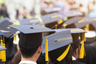 studentii ies azi in strada pentru ca guvernul vrea sa le scada bursele 685cdae73eda3