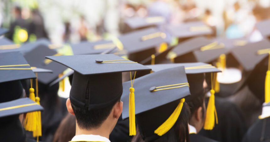 studentii ies azi in strada pentru ca guvernul vrea sa le scada bursele 685cdae73eda3