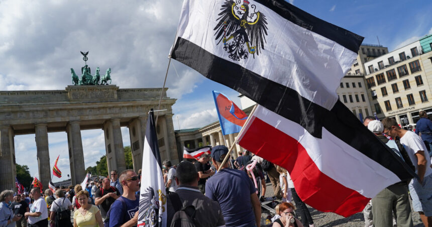 tinerii extremisti sunt tot mai predispusi la violenta avertizeaza ministrul de interne german 68467e4bdfc53