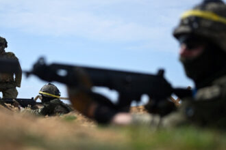 ucraina a capturat doi mercenari din camerun recrutati de rusia cu cat erau platiti acestia pentru a lupta de partea kremlinului 686251a1c334f