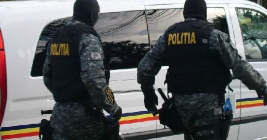 un barbat si a sechestrat in casa cei 4 copii apoi i a amenintat pe politisti cu arma si a tras spre ei 685bf8bbdad8f