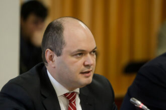 un economist a fost numit consilier onorific al premierului ilie bolojan cine este ionut dumitru 685ed8b6d9530