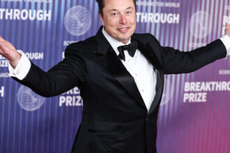 un fost prieten al lui elon musk face dezvaluiri este obsesiv si avid de putere va face totul pentru a se razbuna pe donald trump 68622e661beee