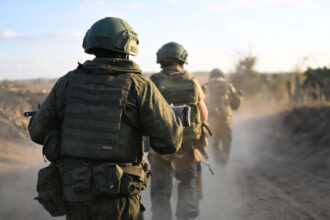 un inalt oficial rus a dezvaluit din greseala ca moscova se confrunta cu pierderi masive de trupe in ucraina ce estimari a facut el 68540956172f4