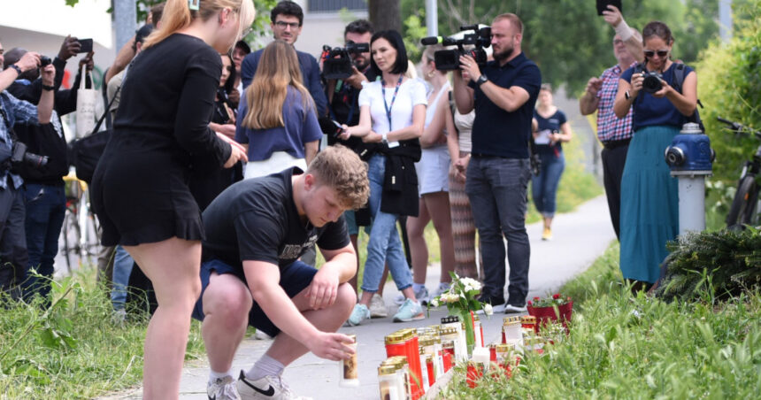 unul dintre cei doi elevi romani raniti in atacul din austria impuscat de patru ori a fost operat de urgenta ce spune mama lui 68499a09acf0a