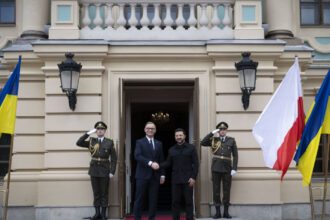 video andrzej duda a fost decorat de volodimir zelenski in ultima vizita a presedintelui polonez in ucraina 68600ea860217