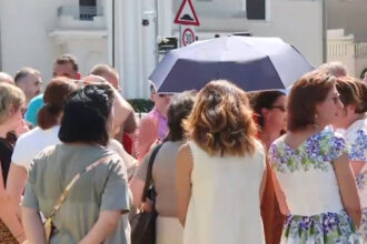 video angajatii de la guvern au protestat la palatul victoria sunt nemultumiti de reducerea sporurilor 685e6829eaa5d
