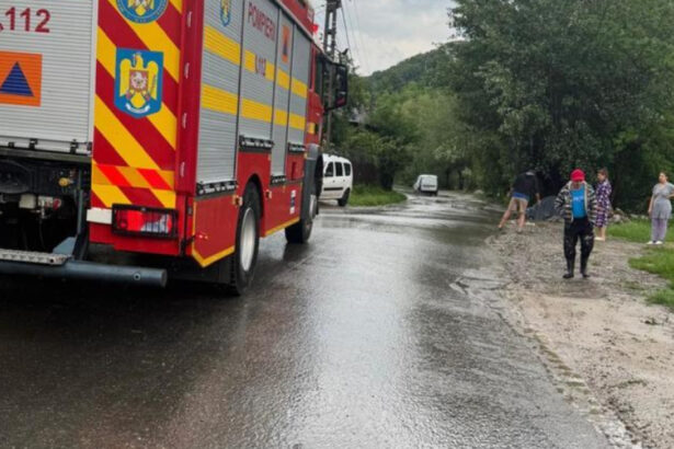 video cod rosu de grindina in prahova si cod galben de inundatii in buzau si arges drumuri blocate si masini luate de ape 6846f3b4ba77e