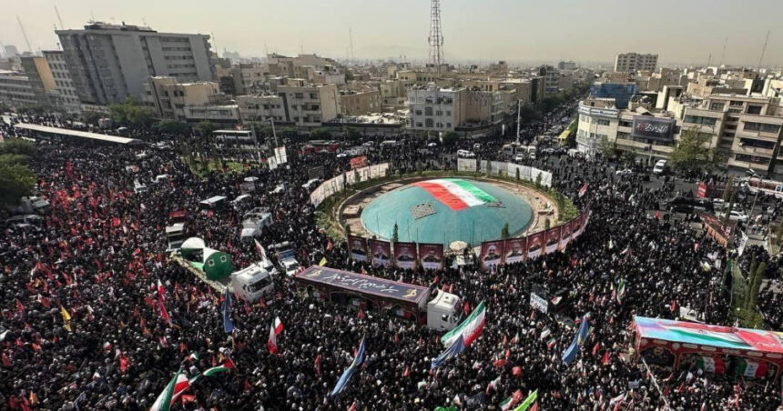video imagini impresionante de la funeraliile de stat din iran 60 de militari si oameni de stiinta au fost ucisi in atacuri israeliene 685f94cfcc934