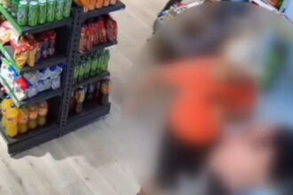 video o femeie a fost batuta crunt de fostul ei sot intr un magazin din ploiesti nimeni nu i a sarit in ajutor 6852d244cfd8e