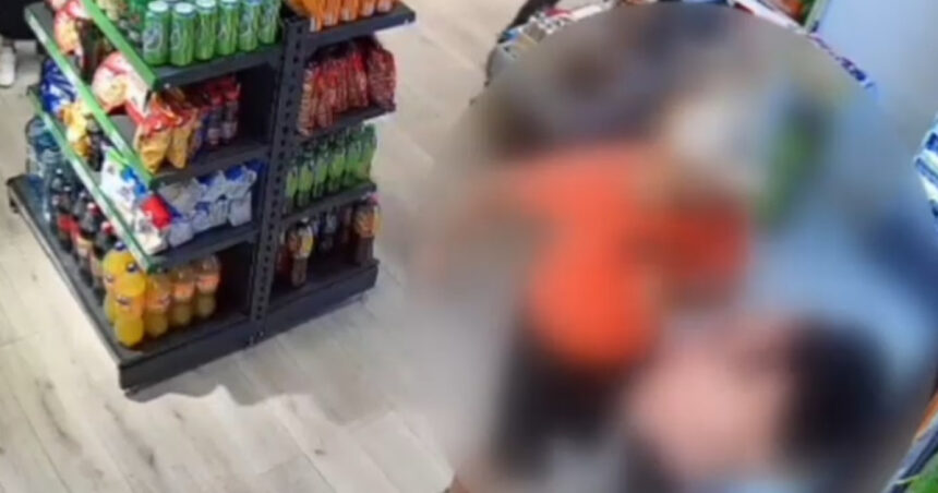 video o femeie a fost batuta crunt de fostul ei sot intr un magazin din ploiesti nimeni nu i a sarit in ajutor 6852d244cfd8e