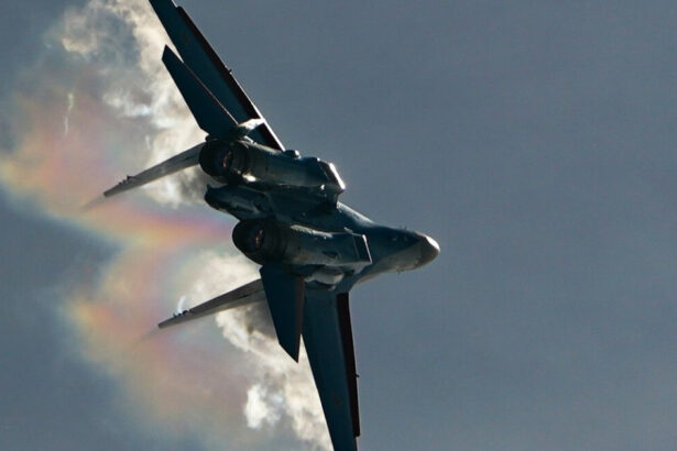 video primele imagini cu avionul rusesc su 35 doborat in regiunea kursk cum ar fi reusit ucrainenii lovitura 68451a0a3000c