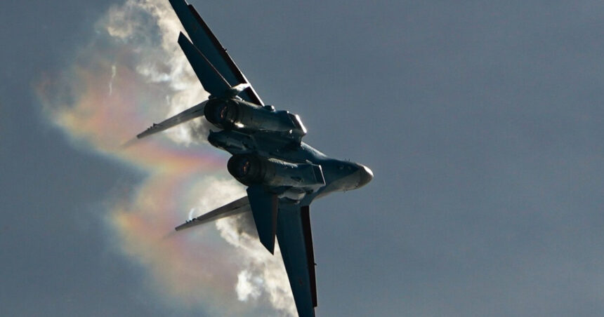 video primele imagini cu avionul rusesc su 35 doborat in regiunea kursk cum ar fi reusit ucrainenii lovitura 68451a0a3000c