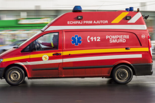 video un lift in care se aflau patru persoane intre care un copil s a prabusit la timisoara 685136d84b9ba