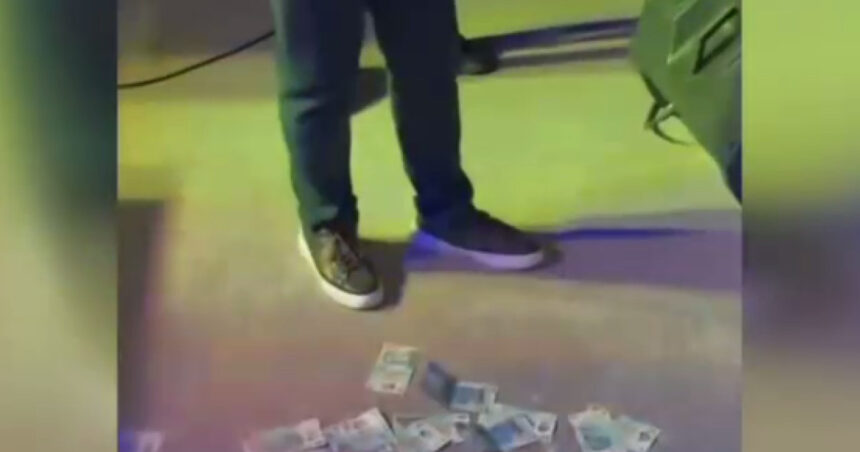 video un primar psd arunca cu bani la o petrecere cu manele de zilele comunei 30 de milioane de la mine pentru voi tata a a fara numar 68518c670ac5d