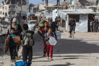 zeci de palestinieni au fost ucisi in apropierea unui punct de distribuire a ajutoarelor din gaza in a treia zi de atacuri consecutive 683ec7b037898