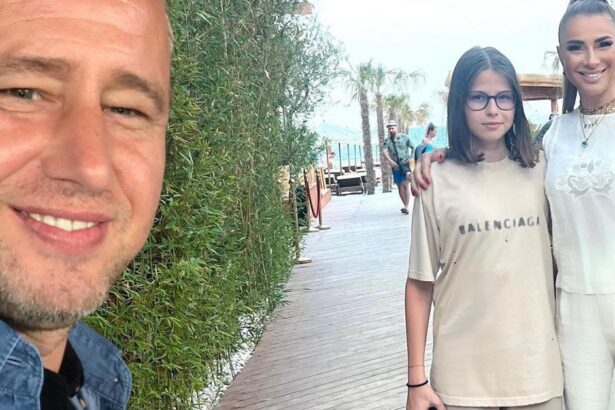 anamaria prodan mandra ca fiul ei a semnat primul contract profesionist cu o echipa de fotbal reghe nici nu l a felicitat daca vrea sa ma caute stie unde stau 688b4017b4461