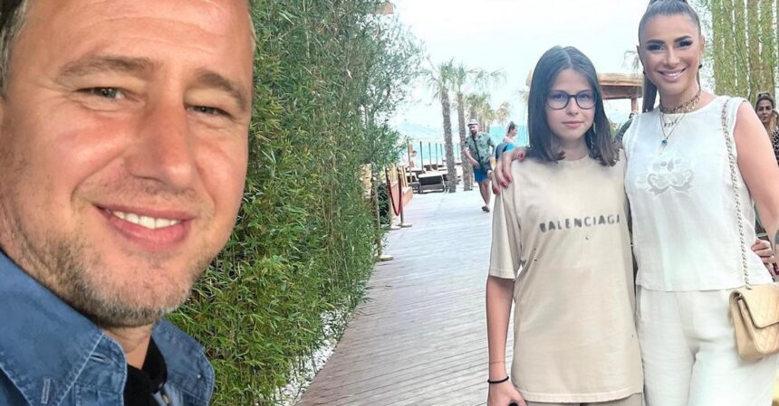 anamaria prodan mandra ca fiul ei a semnat primul contract profesionist cu o echipa de fotbal reghe nici nu l a felicitat daca vrea sa ma caute stie unde stau 688b4017b4461