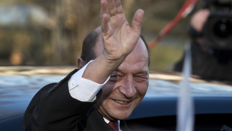ce a raspuns elena udrea cand a fost intrebata daca ar vorbi cu traian basescu daca acesta o va suna 687906ffa72fc