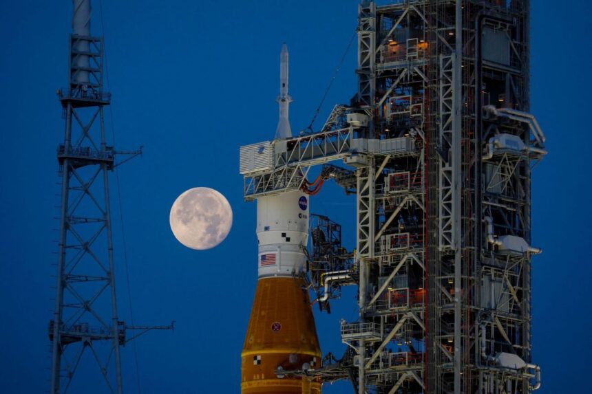 congress just greenlit a nasa moon plan opposed by musk and isaacman 686462ee4d482