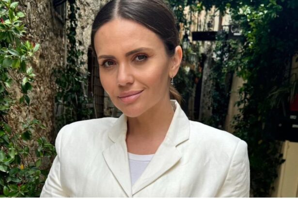 cristina siscanu aspru criticata de fani sotia lui madalin ionescu s a plans de o turista din italia care vorbea in limba rusa doamne fereste va inecati in propriul venin 686aa055a8d25