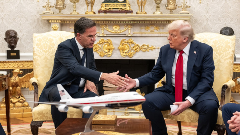 cum a poleit trump cu aur biroul oval mini versailles ul de la casa alba 687ddceab527b