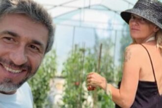 dragos bucur si dana nalbaru s au pus pe treaba si au facut suc de rosii cinci sticle din cateva rosii patate productie proprie ce ingredient secret se pune pentru un gust de 688b92d3249f2