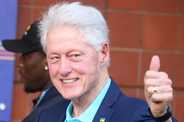 dupa donald trump un alt presedinte american apare in scandalul pedofilului epstein cel mai mare nume din album 688338276281b