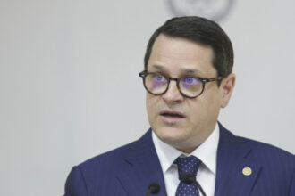 eduard hellvig despre presupusele jocuri de putere din culisele politicii nimic nu vinde mai bine decat o conspiratie buna 6874f91c6ad1d
