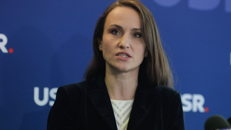 exclusiv ministrul de externe oana toiu explica de ce a rechemat o de la postul din new york pe fata fostului deputat psd radu cristescu 686e1ee723bf4