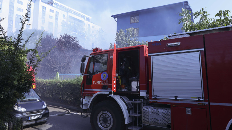 incendiu la o locuinta din sectorul 5 al capitalei doua persoane au ajuns la spital cu arsuri 6864df0e06606