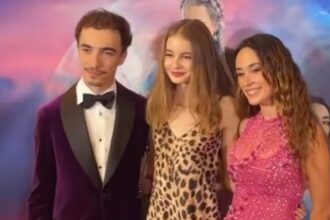 irina columbeanu si violeta marin banica aparitii surpriza alaturi de andra gogan la lansarea celui de al treilea film sirenele legenda coroanei e nebunie vara a 68776e8fdb990