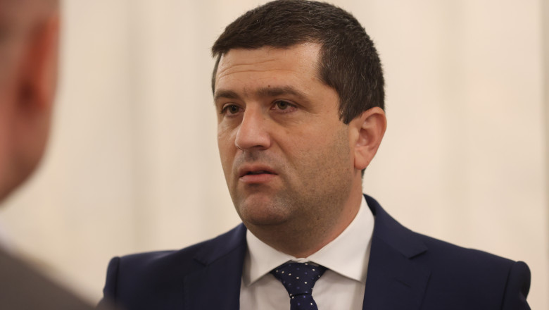 ministrul economiei ii avertizeaza pe directorii companiilor de stat unii si au betonat contractele am ac de cojocul lor 686648d515e92
