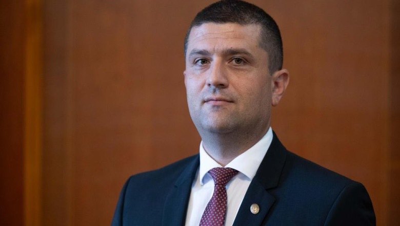 ministrul economiei sunt consilii de administratie unde directorul castiga peste 50 000 de lei pe luna 6866865a7d218