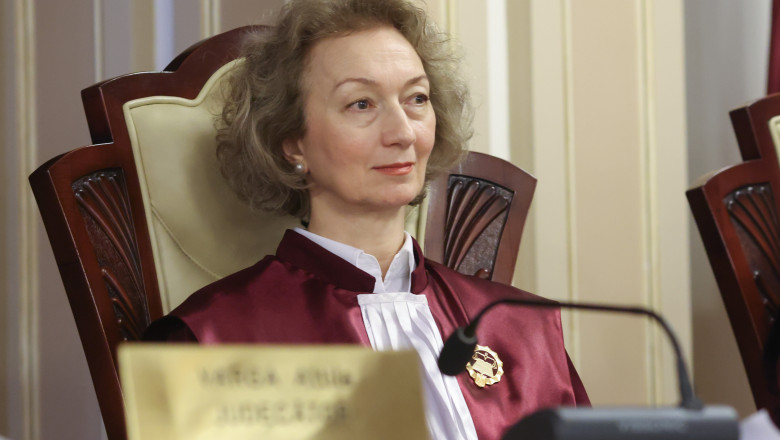 news alert curtea constitutionala are un nou presedinte simina tanasescu e prima femeie care va conduce institutia 687384bd077ee