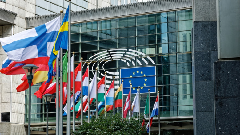 parlamentul european a ramas fara aer conditionat sistemul s a defectat din cauza caniculei cum au reactionat eurodeputatii 68652671df9f2