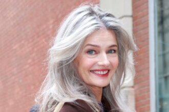 paulina porizkova supermodel la 60 de ani ce bine arata in costum de baie 6888d56f626d9