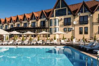 povestea conacului de la deva preferat de vedete cum s a transformat dintr un fost cap intr o oaza de lux si hotel de 5 stele preferat de botezatu loredana si chiar idris elba 6882698d49aa4