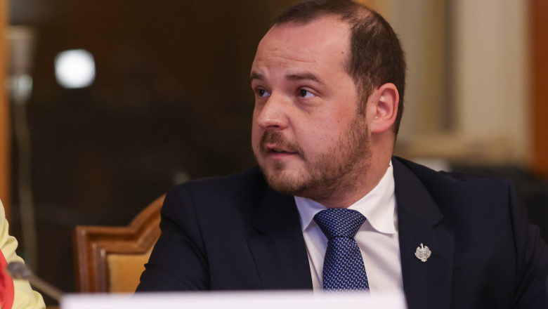rogobete despre mancarea din spitale voi sta la masa cu managerul spitalului si vom manca amandoi ce primesc pacientii 686d5e14d4201