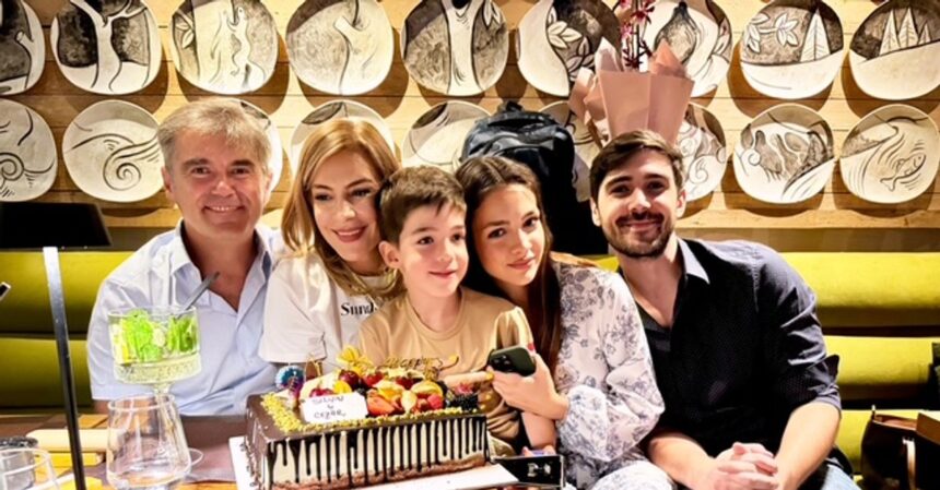 roxana ciuhulescu si a serbat baietii la dublu fiul si sotul unde vor pleca in vacanta de familie pana acum am fost doar la noi la constanta 68779eb04392e