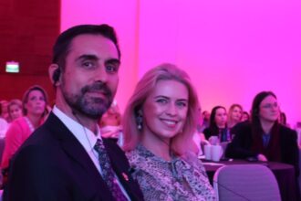 ti l mai amintesti pe razvan spiridon fostul prezentator de la pro tv si sotia lui andreea liptak sunt astazi milionari in euro si ceapa as fi vandut 686cd356f2fca