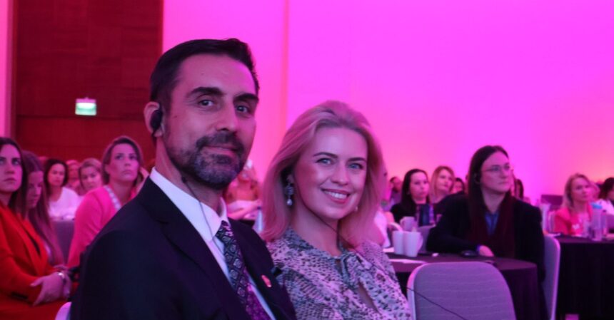 ti l mai amintesti pe razvan spiridon fostul prezentator de la pro tv si sotia lui andreea liptak sunt astazi milionari in euro si ceapa as fi vandut 686cd356f2fca