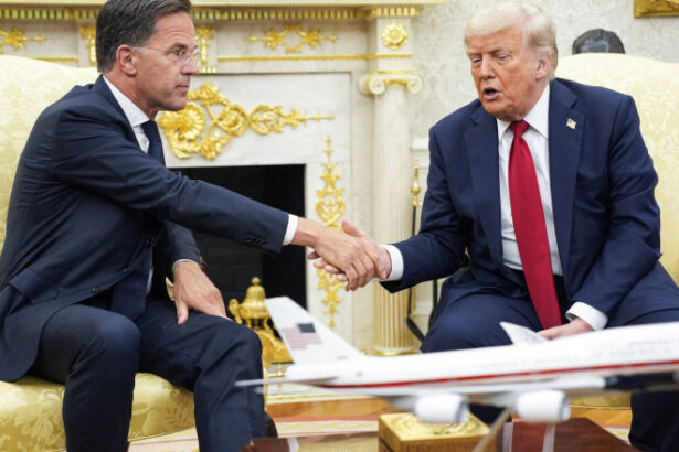 trump anunta un pachet de miliarde de dolari in ajutoare militare pentru ucraina sper sa aiba un impact asupra lui putin 68753d103640e