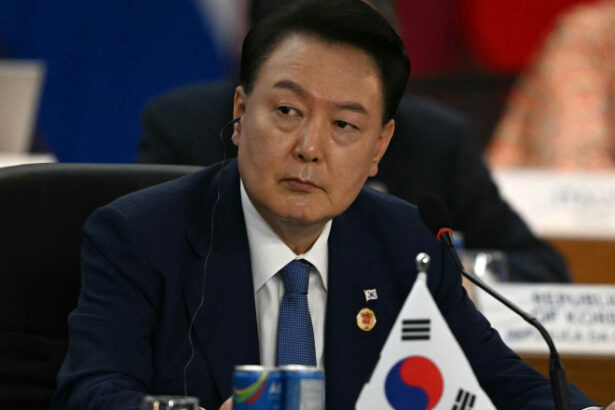 un tribunal sud coreean a emis un nou mandat de arestare pe numele fostului presedinte yoon suk yeol care sunt acuzatiile 686ed70516f1a