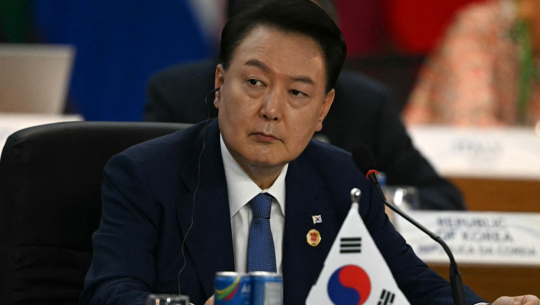 un tribunal sud coreean a emis un nou mandat de arestare pe numele fostului presedinte yoon suk yeol care sunt acuzatiile 686ed70516f1a
