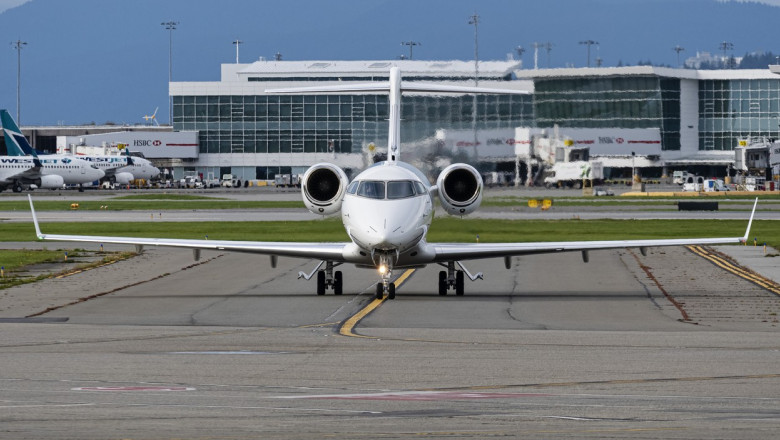 video aterizare de urgenta a unui avion american cu destinatia amsterdam 25 de persoane au fost ranite din cauza turbulentelor puternice 688b218777d58