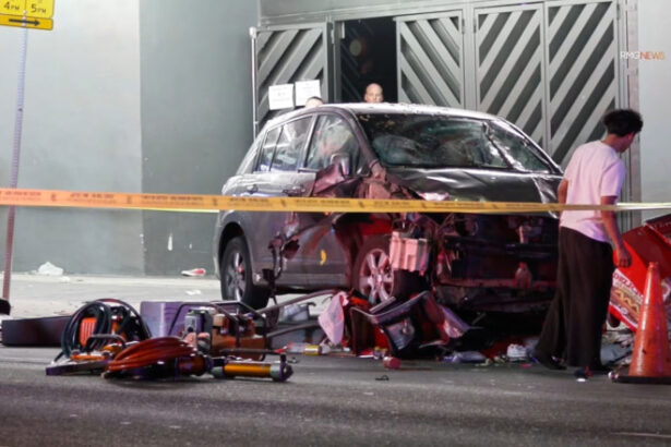 video cel putin 30 de raniti dupa ce o masina a intrat intr o multime in los angeles incidentul a avut loc in zona unei sali de concerte 687b9c3f82496